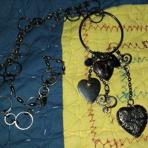 NWT Pretty multiple black hearts necklace
